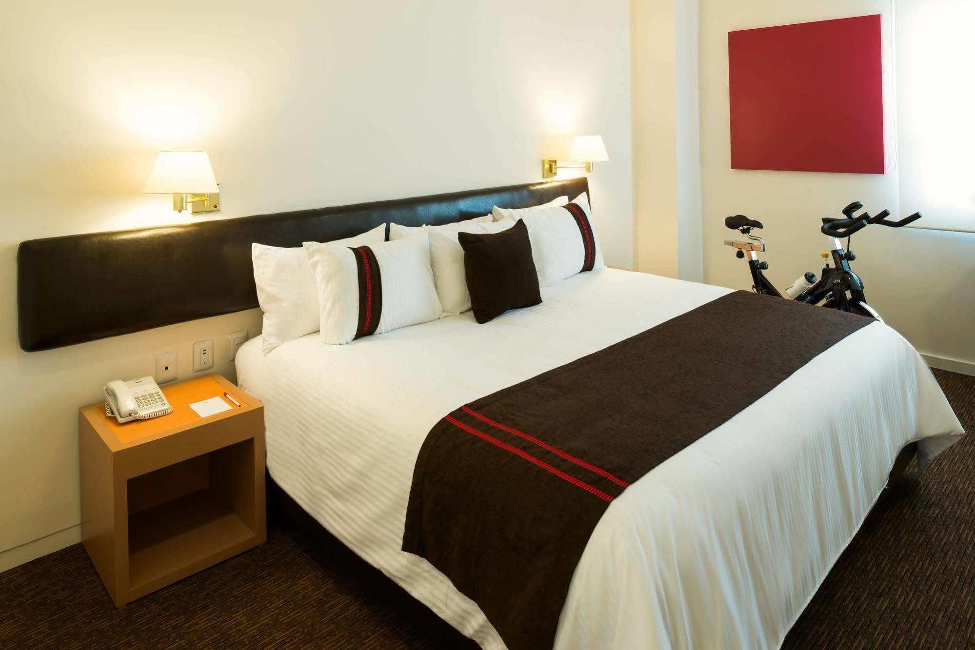 Hotel Mision Express 3*